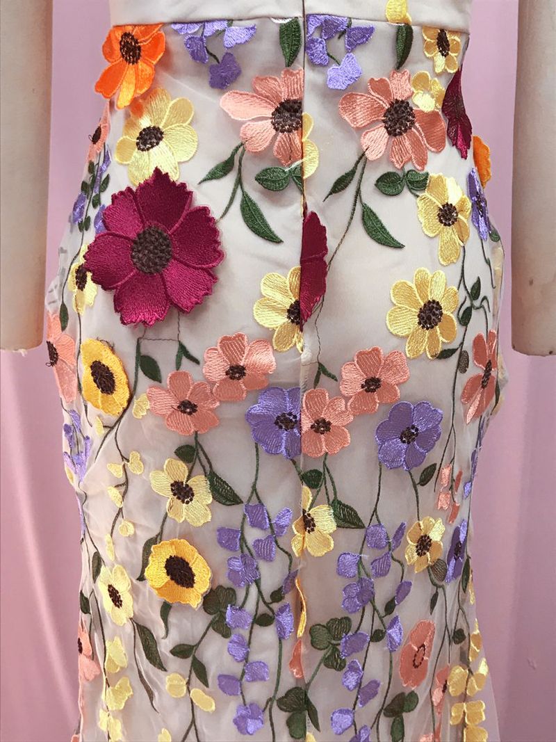 Gonna da donna di media lunghezza con scollo rotondo ricamato a fiori tridimensionali con maniche a sbuffo, leggero e lussuoso_voghion.com