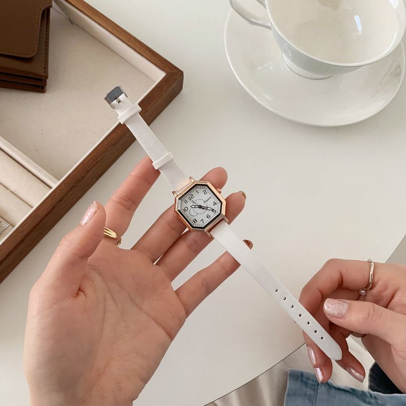 Popular retro light luxury niche cold for women, Instagram style versatile temperament, high-end sense, fashionable and simple quartz watch_voghion.com