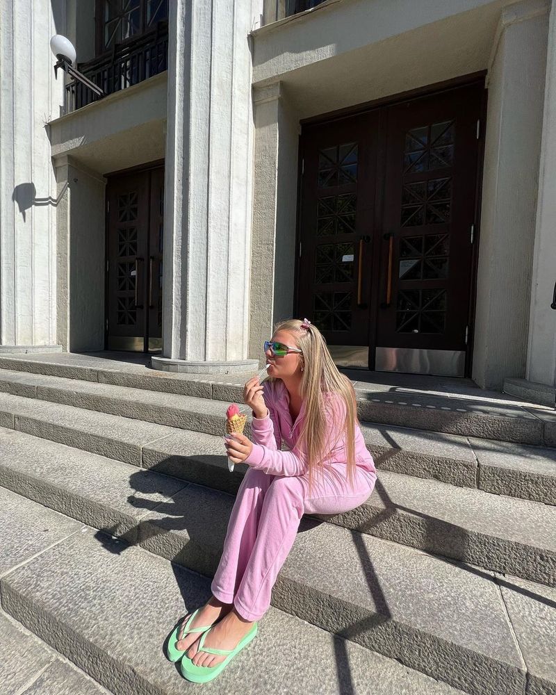 Samt-Trainingsanzug-Set für Damen – Jogginghose aus weichem Polyester und langärmliges Oberteil für Freizeitkleidung, Fitnessstudio, Lounge, Reisen – Schwarz/Hellblau/Pink/Rosa_voghion.com