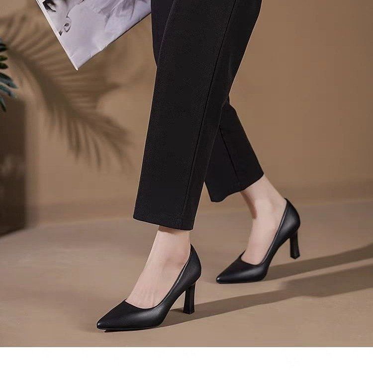 High Heels Etikette Kleid Pendler Professionelle Arbeitsschuhe Interview Weiche Sohle Nicht Müde Füße Schwarz Kleine Ferse Lederschuhe Frauen_voghion.com