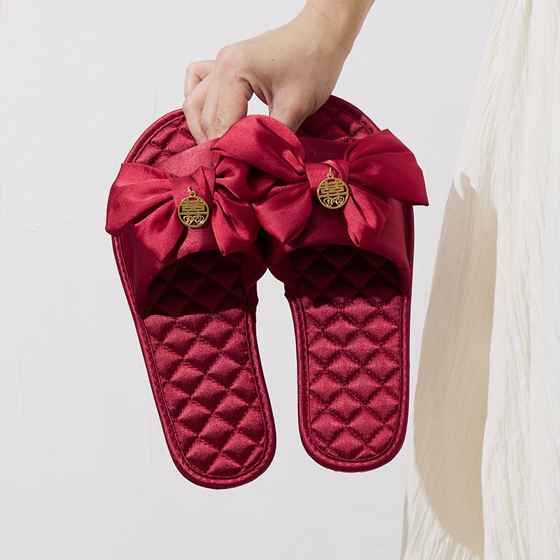 Ciabatte da sposa, Rosso festivo, Matrimonio di coppia, Set da dote della sposa, Collezione di articoli per la sala nuziale, Coppia di sposi novelli_voghion.com