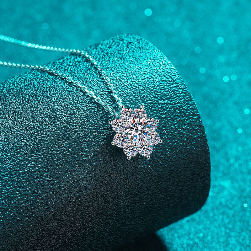 Collana con ciondolo a forma di girasole in argento sterling e tendenza moda con moissanite_voghion.com