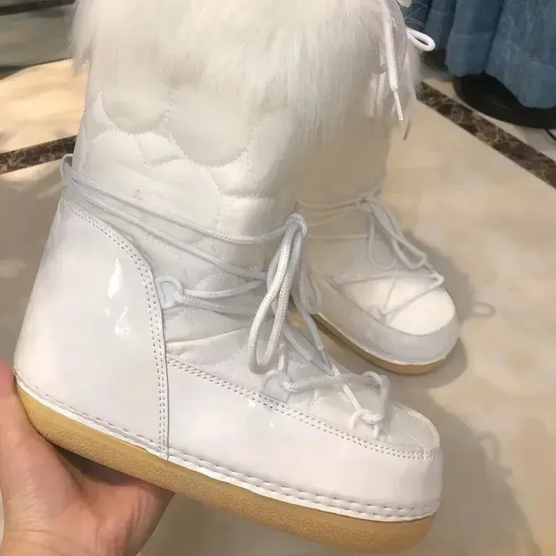 Schuhe von besserer Qualität 2024 Neue Winterpelz-Schnee-Frauen-Ski-flauschige haarige Schnürung mit mittlerer Wadenplattform flach mit weißen Baumwollstiefeln_voghion.com