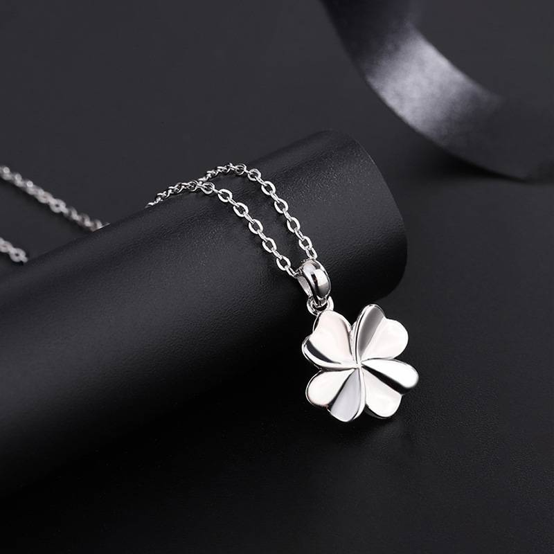 S999 Sterling Zilveren Vierbladige Klaver Halsketting Vrouwelijke Ins Koude Stijl Geluksklaver Sleutelbeenketting High End Internet Celebrity Accessoires_voghion.com