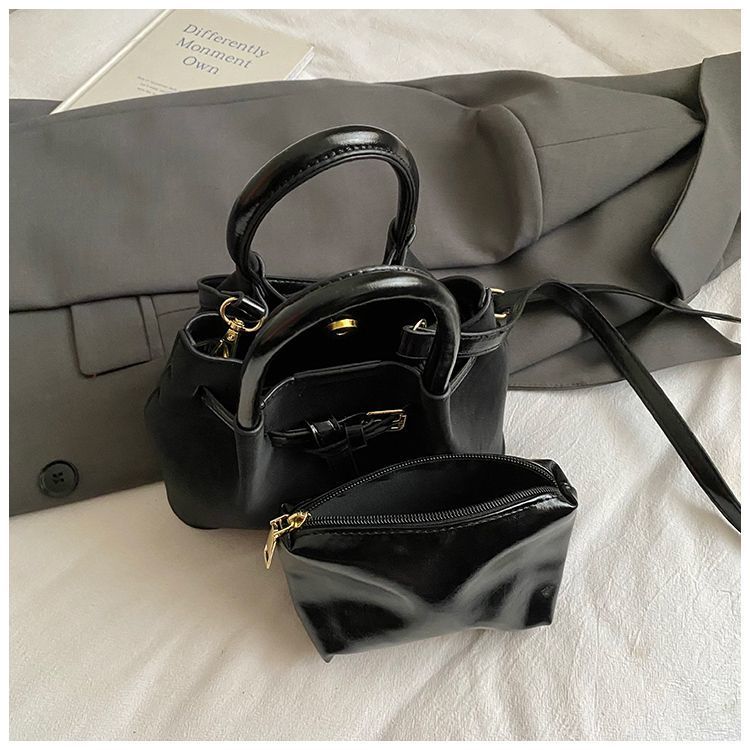 Handbag For Women 2025 New Autumn Winter Niche Super Popular Exquisite Vintage Single Shoulder Versatile Crossbody_voghion.com
