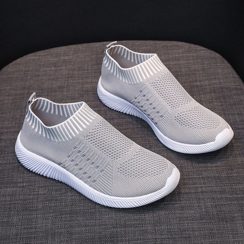 In magazzino transfrontaliero nuovo caldo vendita commercio estero Flyknit traspirante leggero scarpe sportive casual punta tonda più taglia 44 scarpe singole da donna_voghion.com