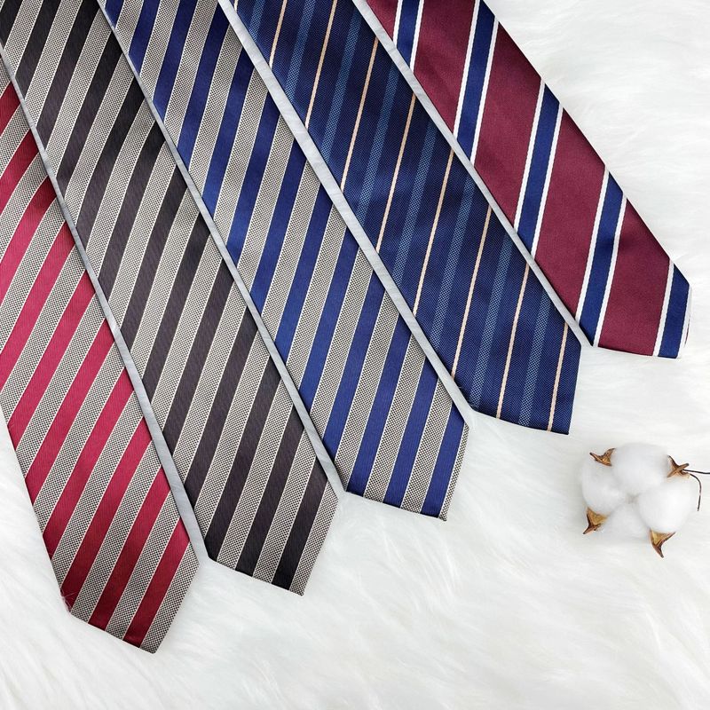 Schicke, handgebundene Krawatte mit gold-roten Streifen – JK Damen, lässig ohne Binden, College-Stil, Vintage, Casual, vielseitig, Trend-Look_voghion.com