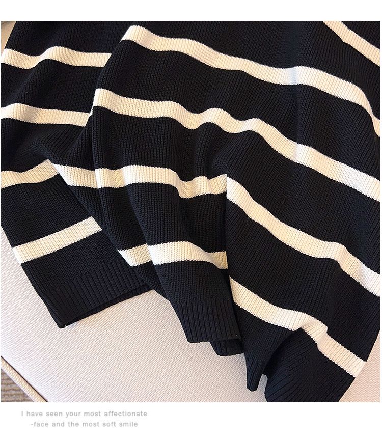 Plus Size Summer Viscose Knit Top For Women, Slimming Short Sleeve T-Shirt For Curvy Figures (2XL-7XL, Black/Beige)_voghion.com