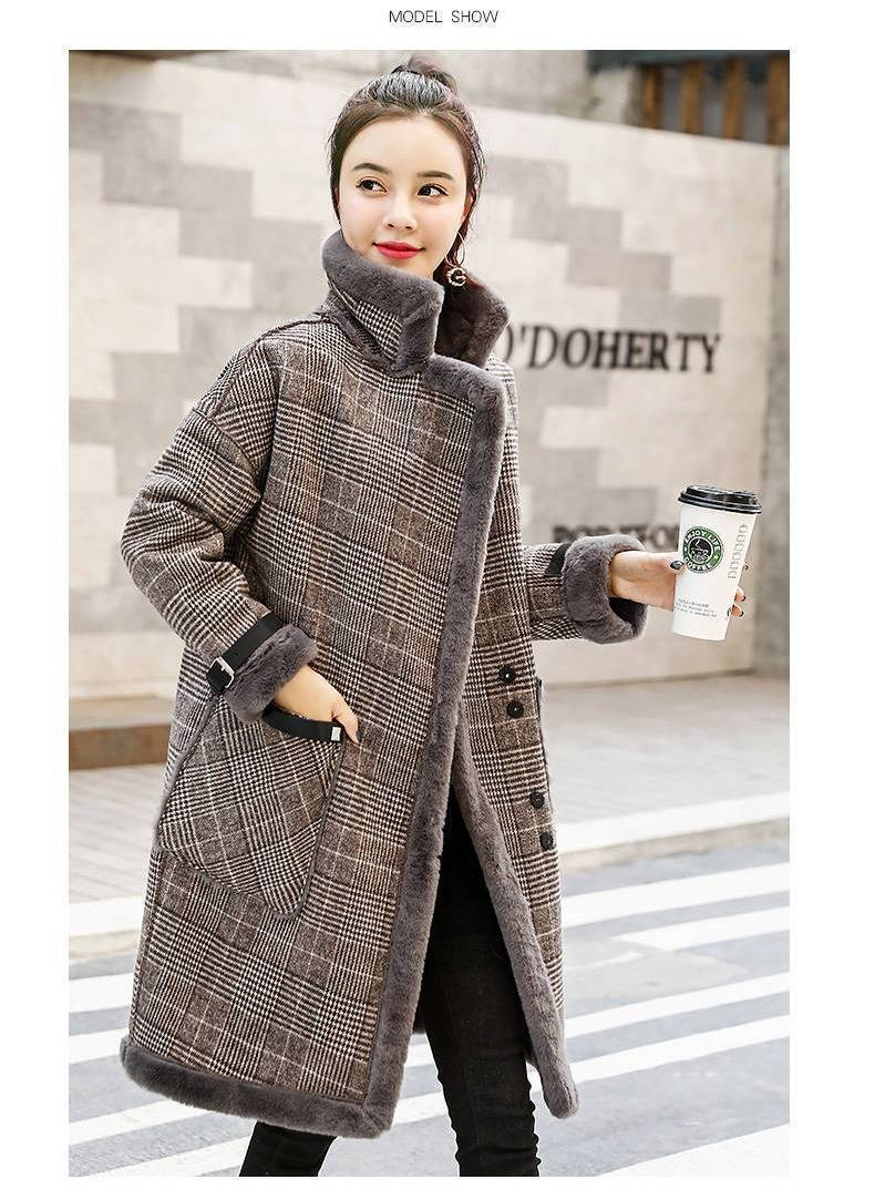 Plaid Wool Coat With Faux Shearling Collar – Oversized Winter Trench Coat For Petite Women, Warm & Stylish Long Coat With Pockets_voghion.com
