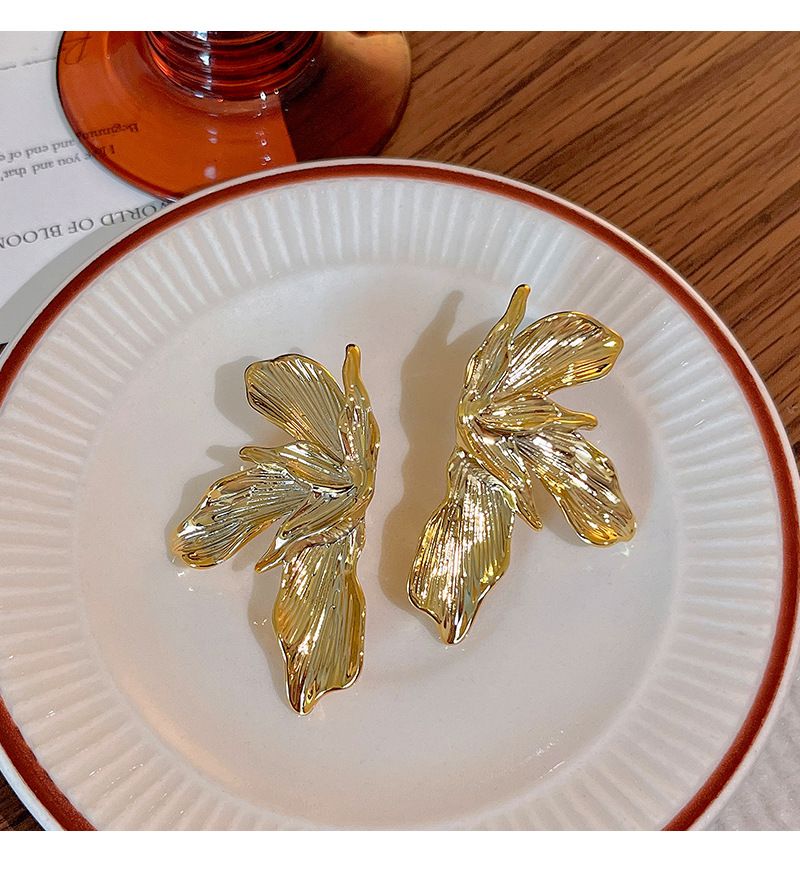 Niche High-End Leaf For Women, Light Luxury, Unique, Exaggerated 3D Petal Earrings_voghion.com