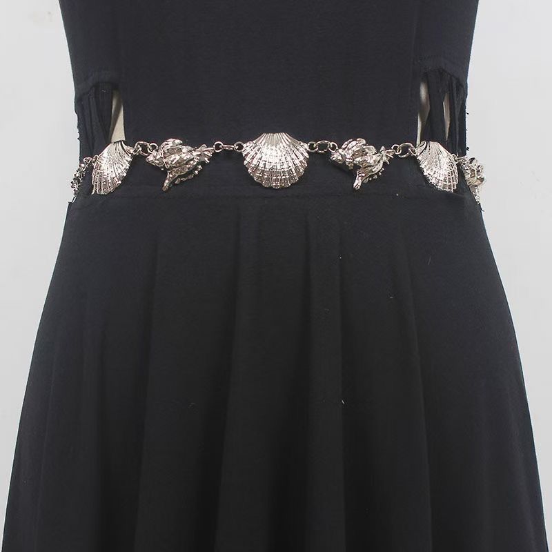 Catena per il corpo pesante artigianale in stile etnico bohémien, con conchiglia in metallo, da donna_voghion.com