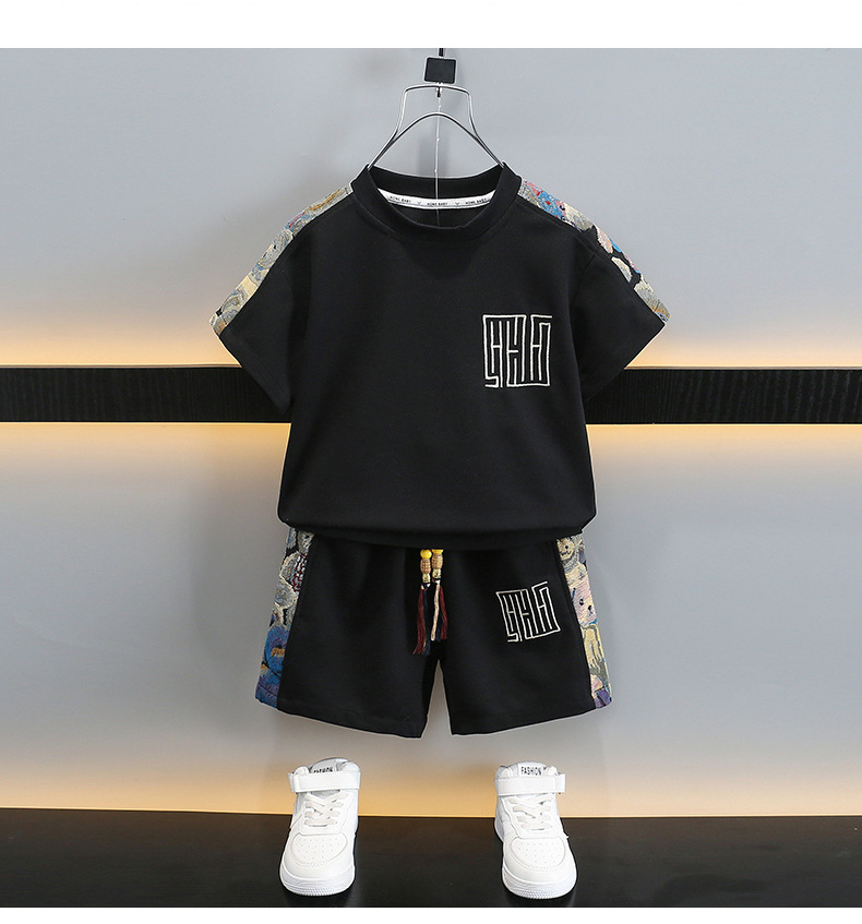 Conjunto de verano de dos piezas para niño: camiseta y pantalones cortos con estampado gráfico | Conjunto de ropa urbana para niño_voghion.com