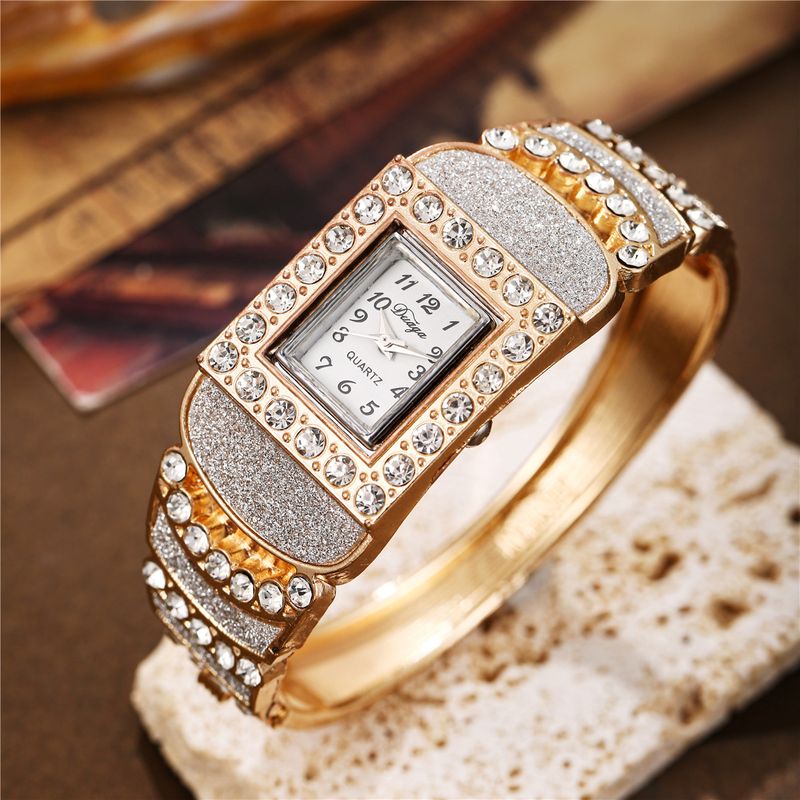 Diamantquadratische Armbanduhr im europäischen und amerikanischen Stil, glänzende und farbenfrohe Damen-Quarzuhr, tägliches Geschenk zum Geburtstag, Jahrestag und Valentinstag_voghion.com
