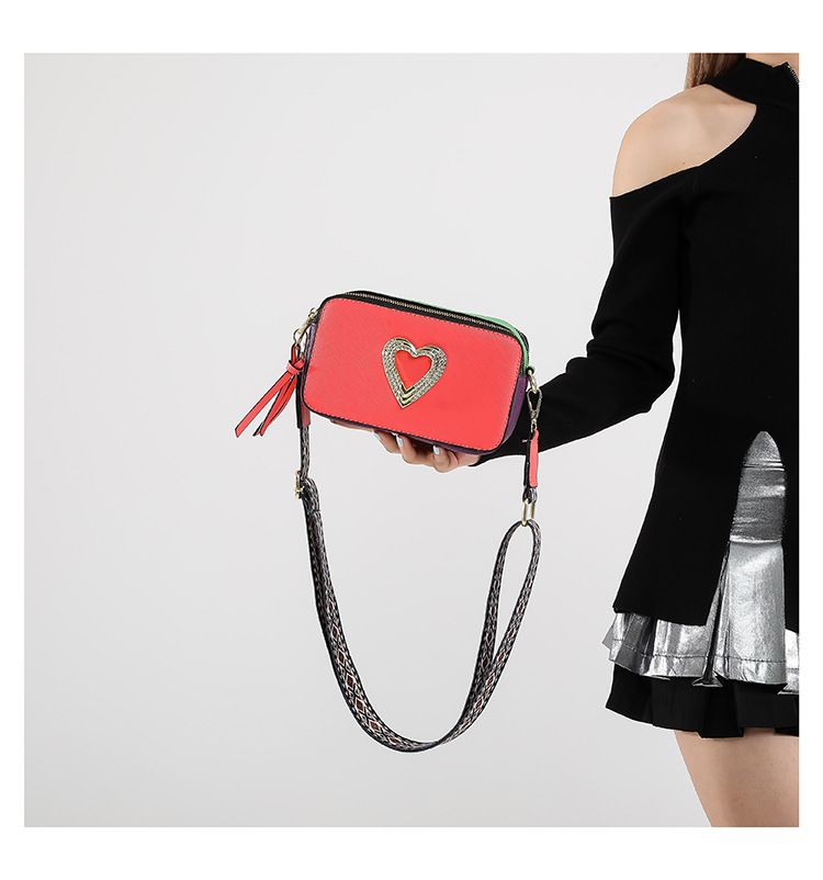 Celular para crossbody, bolsa pequena quadrada feminina de nicho francês de alta qualidade para o verão de 2024, bolsa para câmera de um ombro_voghion.com