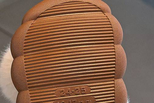 Winter-Plüschhausschuhe für Kinder – Gemütliche Hausschuhe aus Wildlederimitat mit rutschfester PVC-Sohle (Unisex, Fersenabdeckung, Tiermuster)_voghion.com