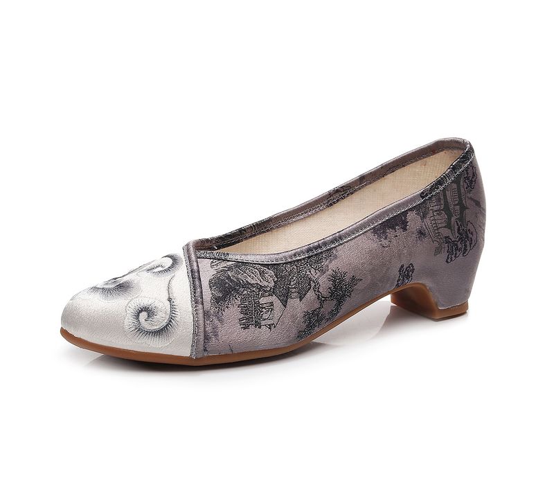 Damenschuhe Frühlings-Cheongsam im neuen Stil, spitze Tanzschuhe für Damen im Retro-Look, bedruckte alte Stoffschuhe_voghion.com