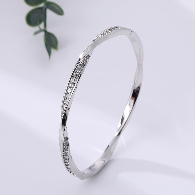 Damenschmuck Gedrehtes Spiralwellenarmband für Mädchen High-End-Stapelarmband Nischendesign Armband mit hoher Farbkonservierung_voghion.com
