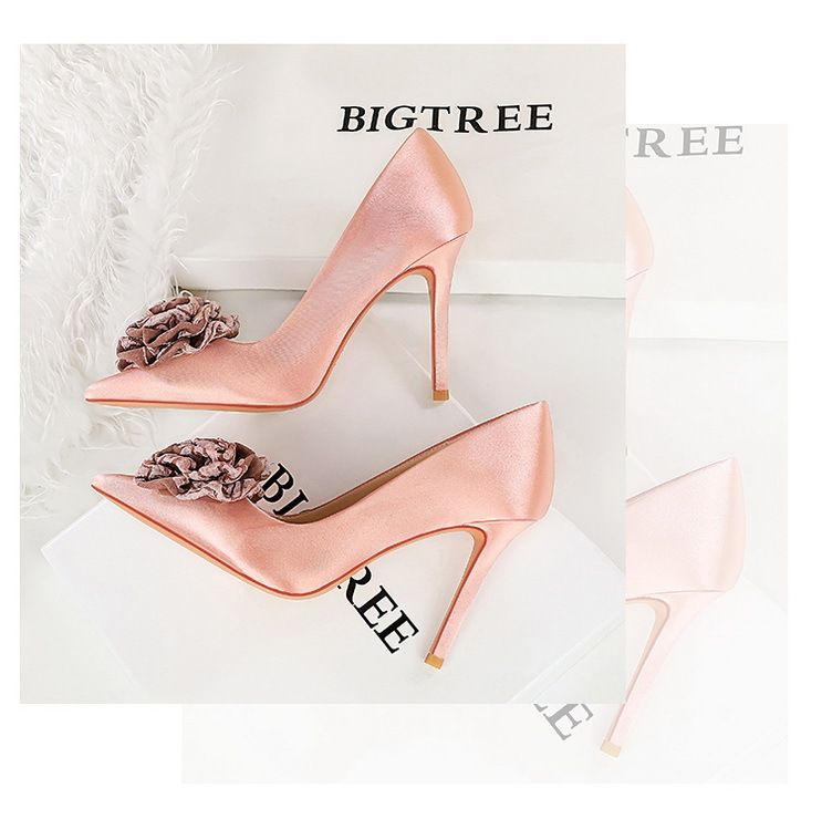 Tacchi alti da donna, tacchi sottili, taglio basso, tacchi alti a punta con fiori in raso_voghion.com