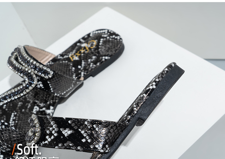 Yeni Bir Çizgi Yılan Desenli Taklidi Düz Sandalet Slaytlar Moda Giyim Kadınlar Için Içi Boş Rahat Terlik_voghion.com
