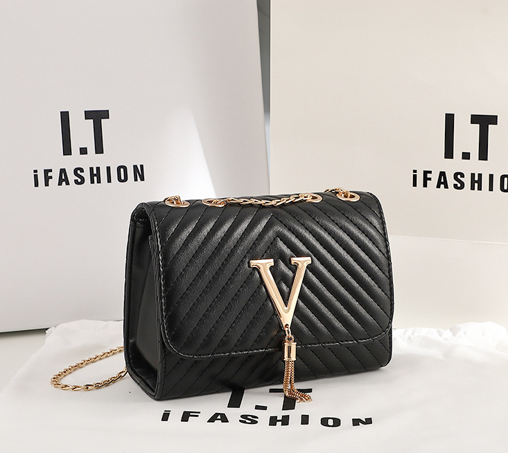 Hot 2023 Summer Bag Women's Shoulder Bag 2023 Fashion Commuter Women's Small Square Bag Rhombus Chain Shoulder Bag_voghion.com