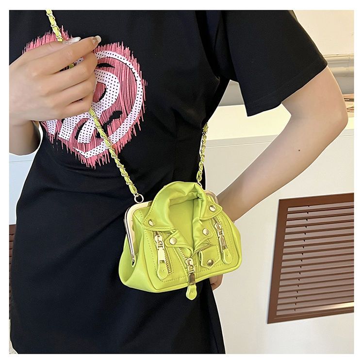 Piccola borsa personalizzata per le donne nel 2022, nuovo design di nicchia, borsa per abbigliamento unica, borsa a tracolla con catena ins alla moda_voghion.com