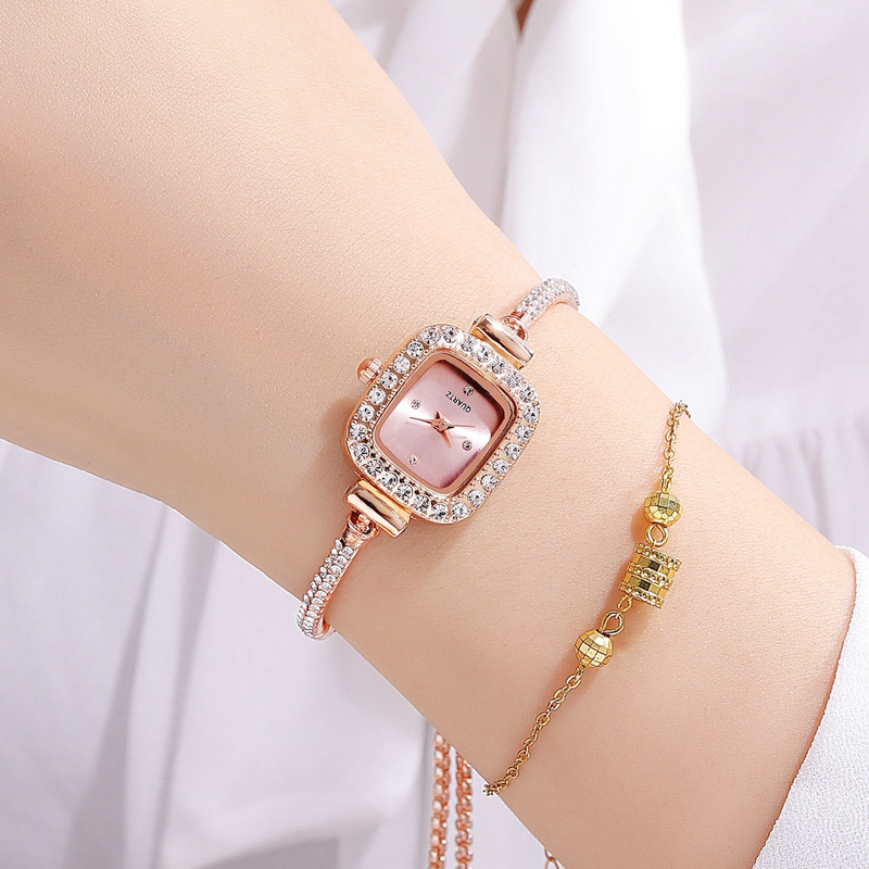 Orologio da polso da donna con quadrante piccolo quadrato di vendita calda, trasmissione in diretta con cinturino sottile, orologio da donna con temperamento, un pezzo di orologio_voghion.com