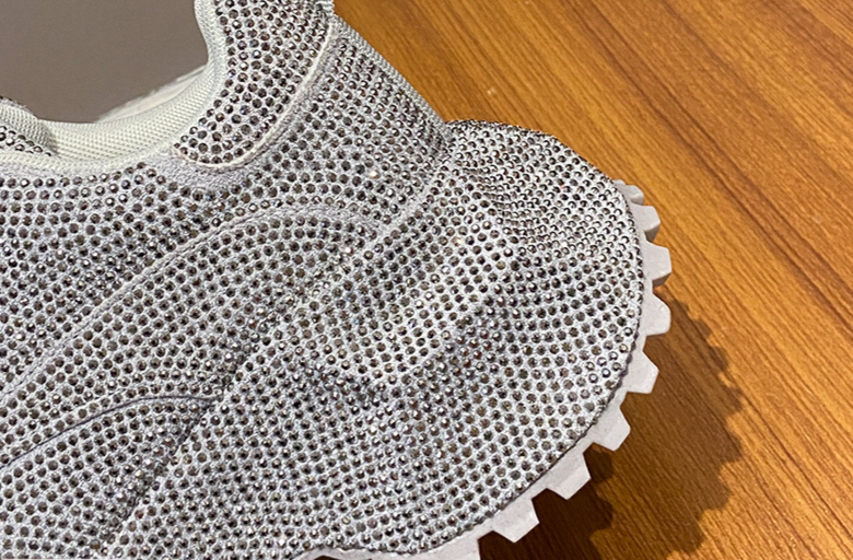 Modische Damen-Sneaker mit Strasssteinen – klobige Plateauschuhe für mehr Körpergröße, atmungsaktives Obermaterial aus PU, lässige und trendige Low-Top-Schnürschuhe_voghion.com