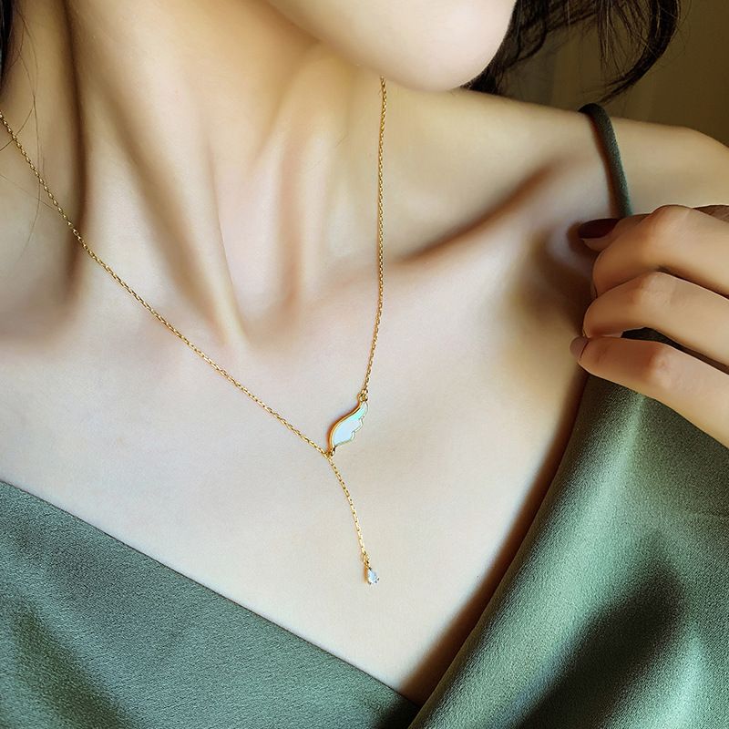 Collier, Ailes de coquillage blanc, Nouveau luxe léger pour femme, Chaîne en acier titane avec fermoir en os, Style Instagram, Simple et_voghion.com