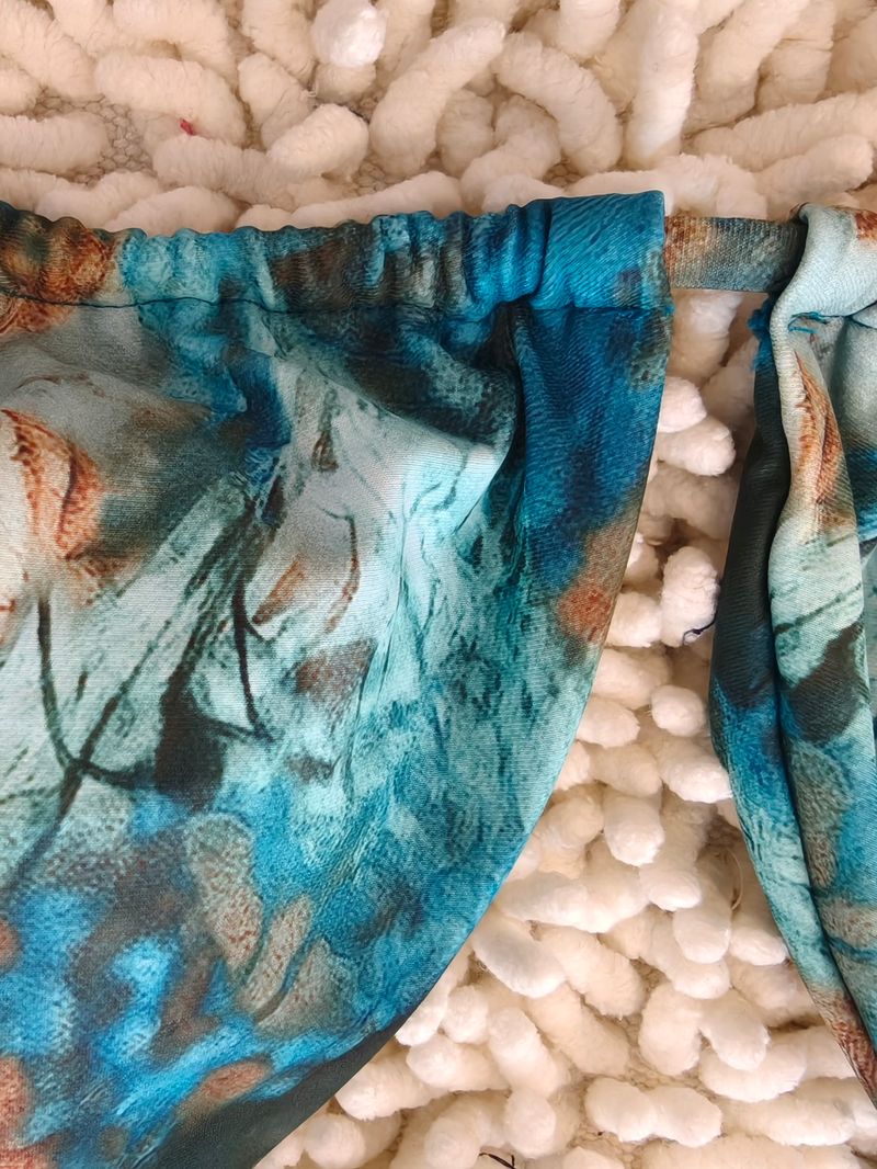 Blue-Gold Iridescent Patterned Bikini Vacation-Style Wrap Skirt Three-Piece Set Beach-Ready Sexy Slimming Two-Piece Swimsuit_voghion.com