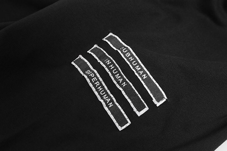 Męska koszulka z naszywką, luźna, z pięciopunktowym rękawem_voghion.com