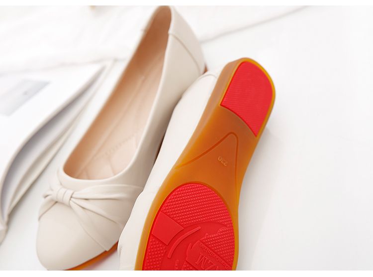 Spring & Fall Middle-Aged Flats Soft Leather Shoes_voghion.com
