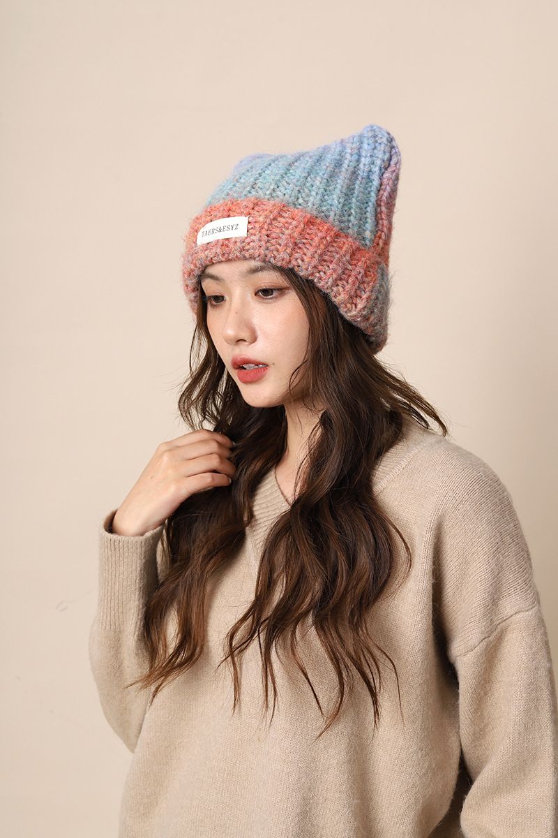 Versione coreana di Abifeng, cappello da donna in lana lavorata a maglia con gradiente di gatto, in autunno e inverno, calda protezione per le orecchie, cappello freddo per_voghion.com