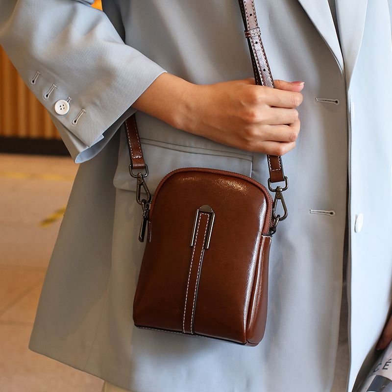 Piccola per le donne 2025 Nuova borsa a tracolla alla moda versatile in vera pelle da donna_voghion.com