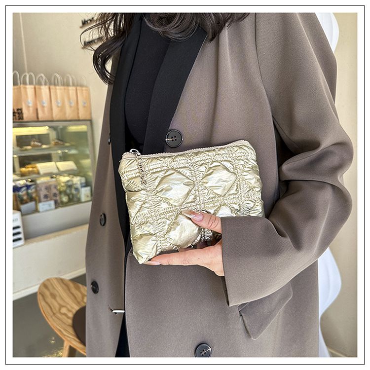 2024 new handheld wallet, embroidered diamond grid small bag, cute and versatile spare wallet, lightweight cloud card bag_voghion.com