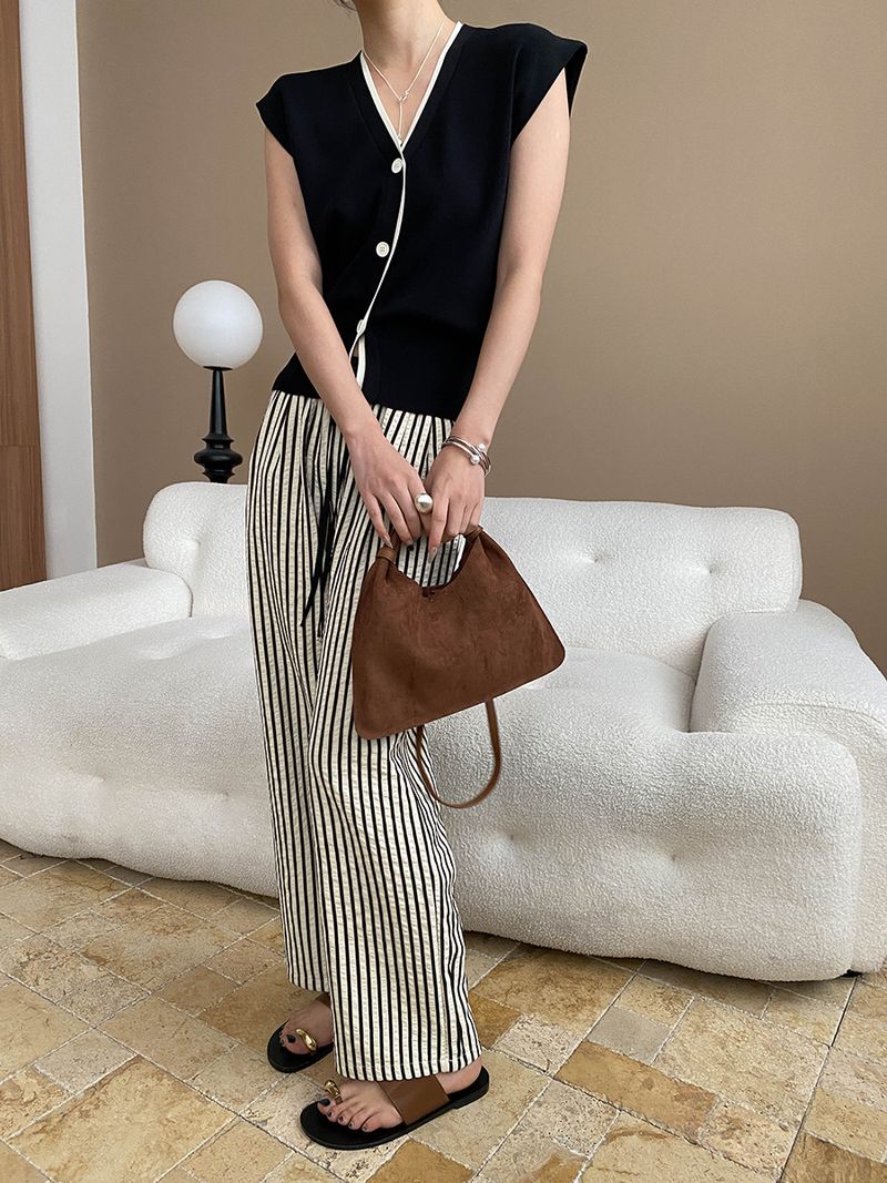 Lao Qian Commuting Sensation Color Contrasting Edge V-neck Waist Look Thin And Skinny Flying Sleeve Knitted Vest_voghion.com