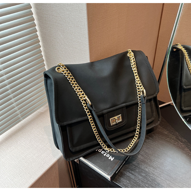 Large Capacity Bag For Women Autumn/Winter 2023 New Fashion Versatile Frosted Chain Crossbody Bag Commuter Tote Bag_voghion.com
