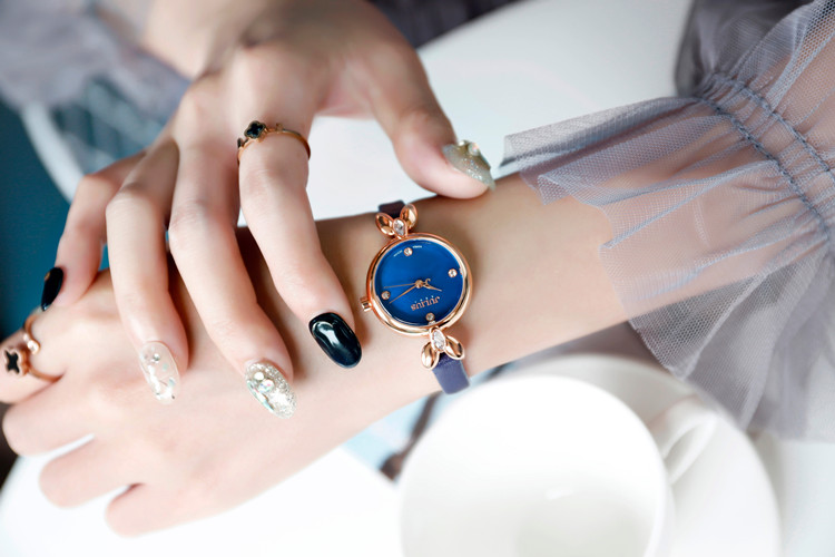 Stilvolle, elegante Damen-Armbanduhr mit schlichtem Strassstein, hochwertigem Lederarmband, Geschenk, quadratisch, wasserdicht, Quarz, Freizeit-Business-Uhr_voghion.com