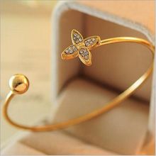 Koreaanse minimalistische anti-slip broche met striktemperament voor dames, vaste kleding, truien, pakken, gespaccessoires_voghion.com