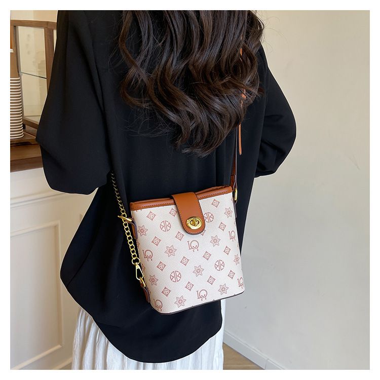 Modische, strukturierte, bedruckte Bucket Crossbody 2025, vielseitige Umhängetasche für Damen im neuen Nischendesign_voghion.com