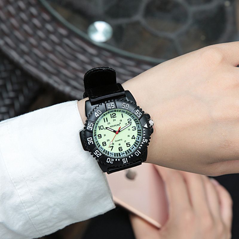 Montre-bracelet à quartz lumineuse pour homme et femme, idéale pour les sports de plein air et les étudiants_voghion.com