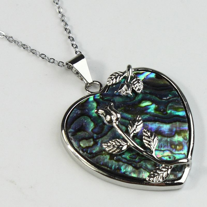 Hanger met natuurlijke abalone schelp en kruiswaterdruppel_voghion.com