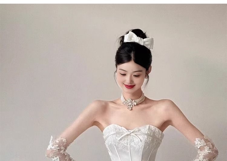 Vintage-Brautkleid aus Spitze – Schlankmachendes A-Linien-Satinkleid mit langen Ärmeln und Schleppe, Prinzessinnenärmeln und Korsettrücken (XS-XXL)_voghion.com