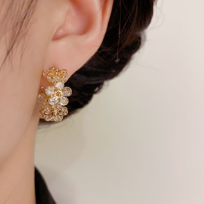 Orecchini a cerchio con fiore in zircone micro pavé e ago in argento, personalità di celebrità di Internet, moda, luce, lusso, alta gamma, versatili_voghion.com