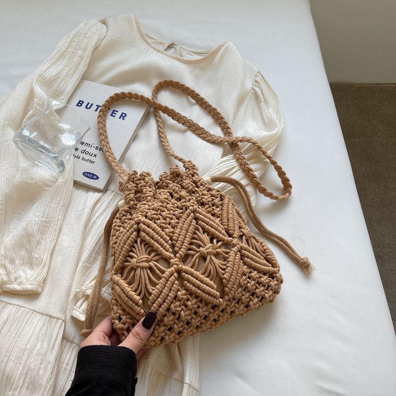 Gewebter Strohhalm für Frauen Sommer Vielseitig 2025 Neue Mode Nischendesign Crossbody Bucket Beach Bag_voghion.com