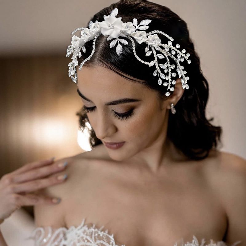 Pettine per capelli da sposa, elegante copricapo con fiori di cristallo fatti a mano, perfetto per matrimoni e occasioni speciali, color argento_voghion.com