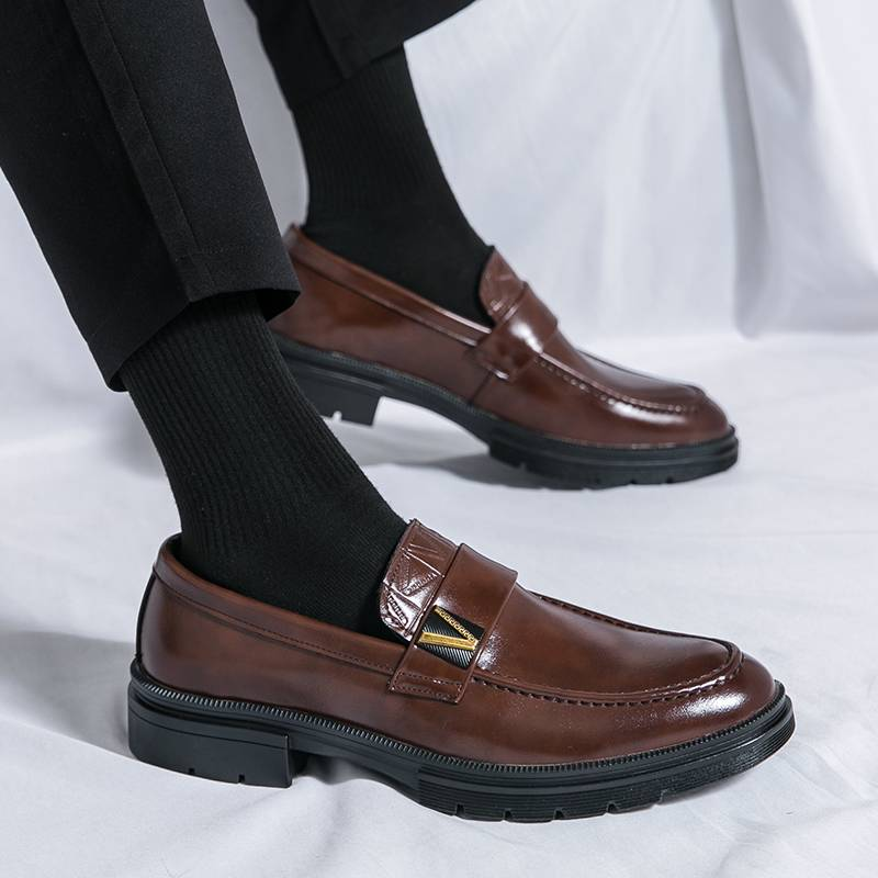 Sapatos casuais masculinos de plataforma com borlas, preto e branco, para festa de casamento, sapatos formais de negócios, calçados de couro slip-on, 38-46, primavera_voghion.com