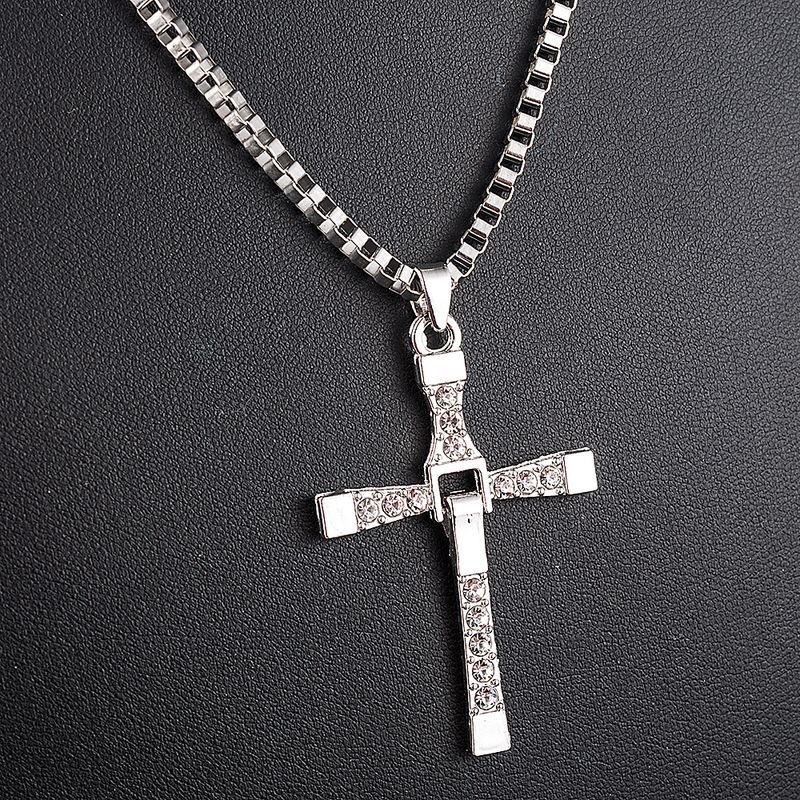 Collana con ciondolo a forma di croce in cristallo con strass dell'attore dei film Fast and Furious Dominic Toretto, gioielli da uomo_voghion.com