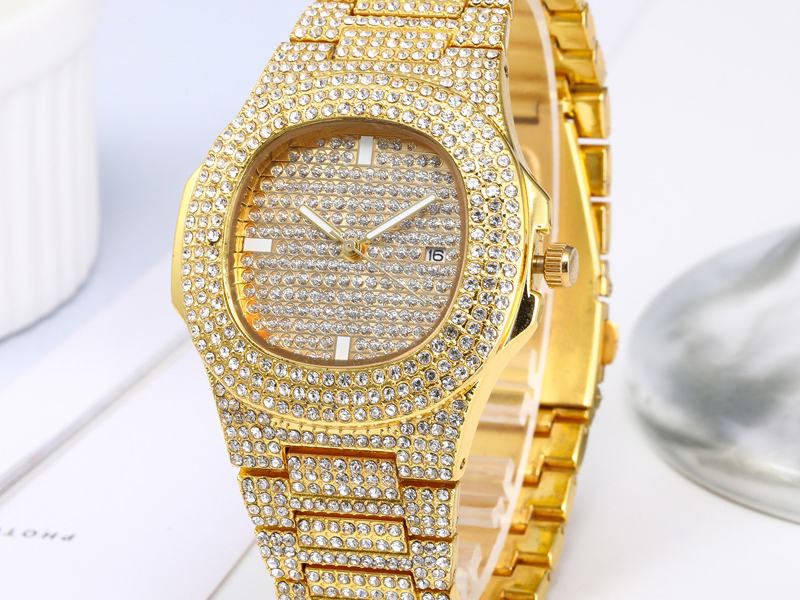 Montres pour femmes Montre pour femme avec bracelet en acier étoilé Montre-bracelet en deux pièces Montre-bracelet pleine de diamants Calendrier Montre pour femme à la mode atmosphérique_voghion.com