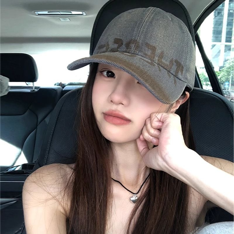 Casquette de baseball femme à lettres graffiti peintes à la main, large visière, grand tour de tête, affine le visage, casquette souple et polyvalente_voghion.com