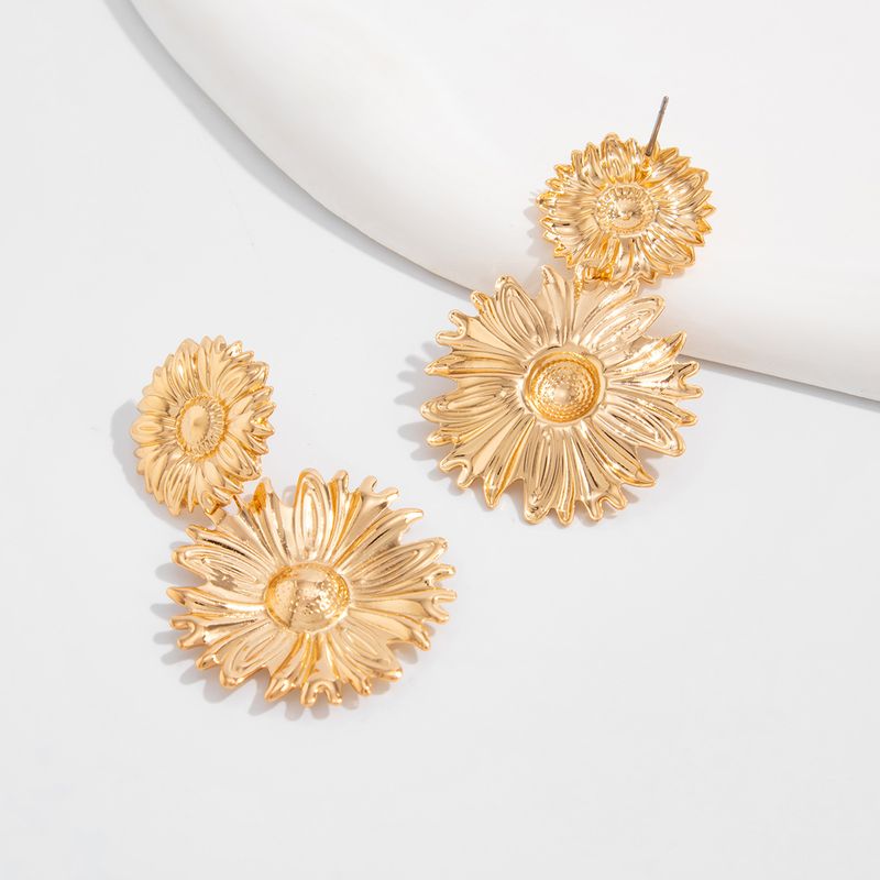 Orecchini pendenti con perle e girasole plissettati, linea di moda Ins, clip per orecchini a clip_voghion.com